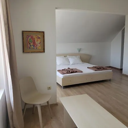 Family Magnolia, Sunny 호텔 2*