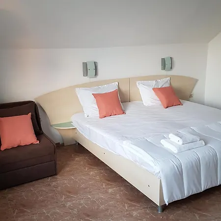 Family Magnolia, Sunny 2*