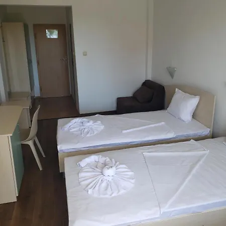 Family Magnolia, Sunny Hotel Slantschew brjag