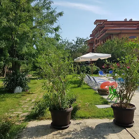 Family Magnolia فندق ساني بيتش