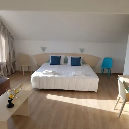 Family Magnolia 2* ساني بيتش