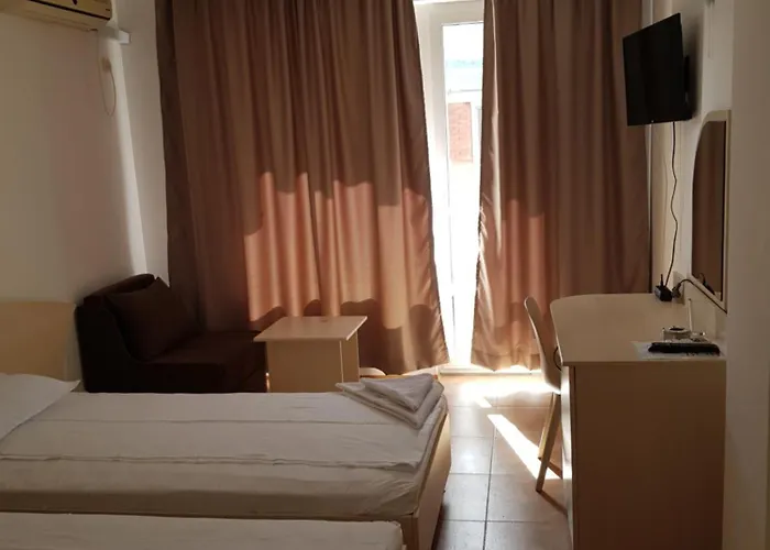 Family Magnolia, Sunny