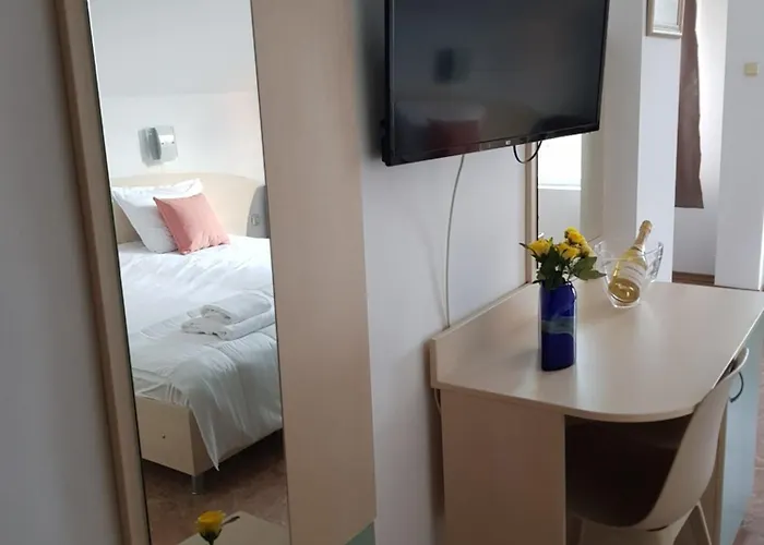 Family Magnolia, Sunny Хотел 2*