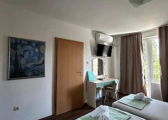 Хотел Family Magnolia, Sunny