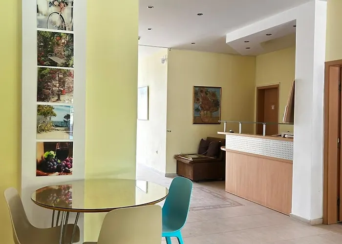 Хотел Family Magnolia, Sunny