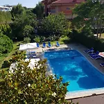 Family Magnolia, Sunny فندق ساني بيتش