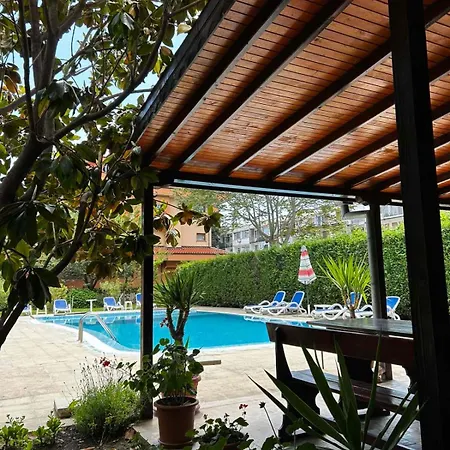 Family Magnolia, Sunny Otel 2*