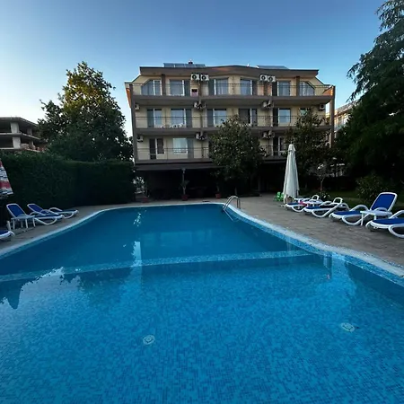 Ξενοδοχείο Family Magnolia Σάνι Μπιτς