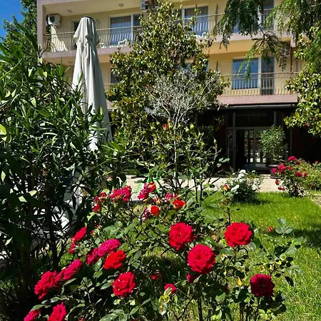Ξενοδοχείο Family Magnolia 2*
