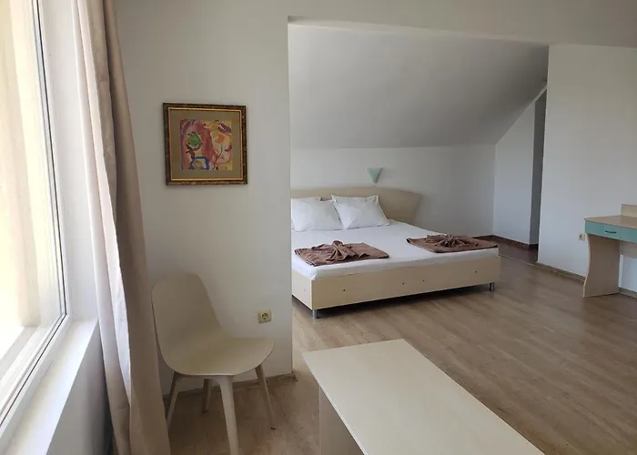 Family Magnolia, Sunny Otel 2*