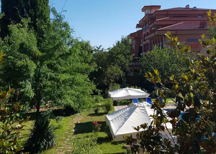 Otel Family Magnolia, Sunny 2*