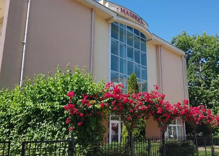 Family Magnolia, Sunny Отель