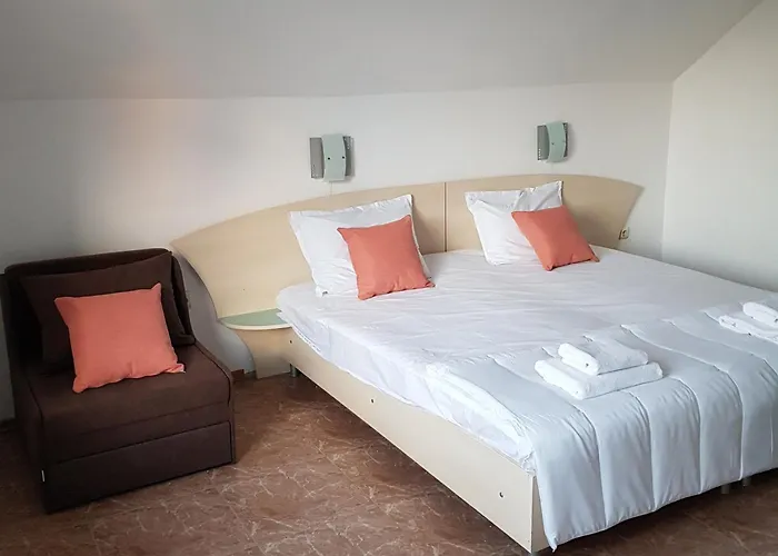 Family Magnolia, Sunny 2*