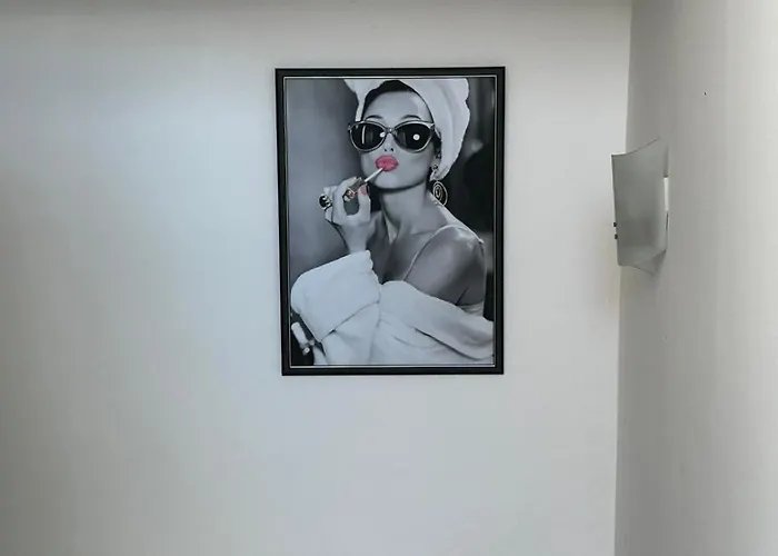 Family Magnolia, Sunny