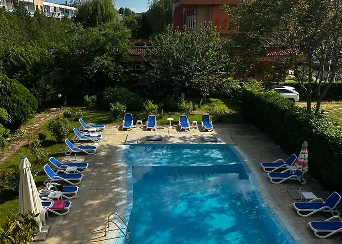 Family Magnolia, Sunny